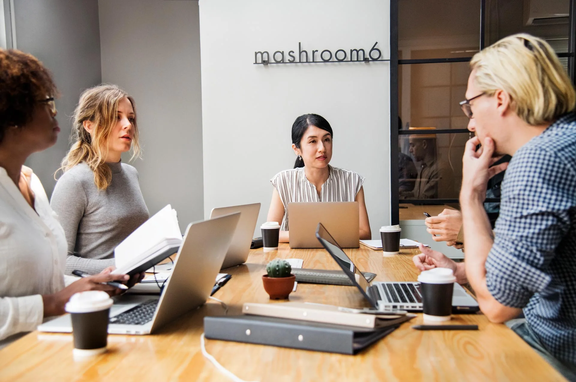 Dark background behind client testimonials